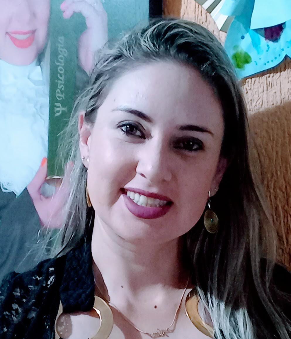 Aline Batista Oliveira